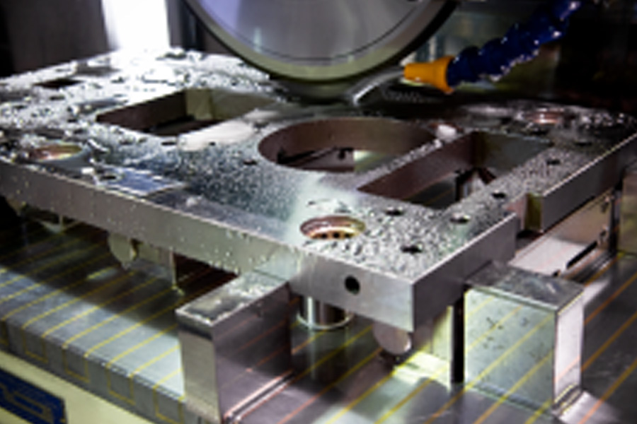 超平面加工（金型プレートなど）
