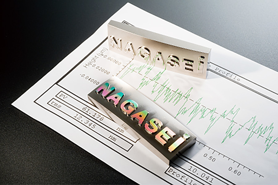 Minute Grooving on Free Curved Surface (grating of free curved surface)
