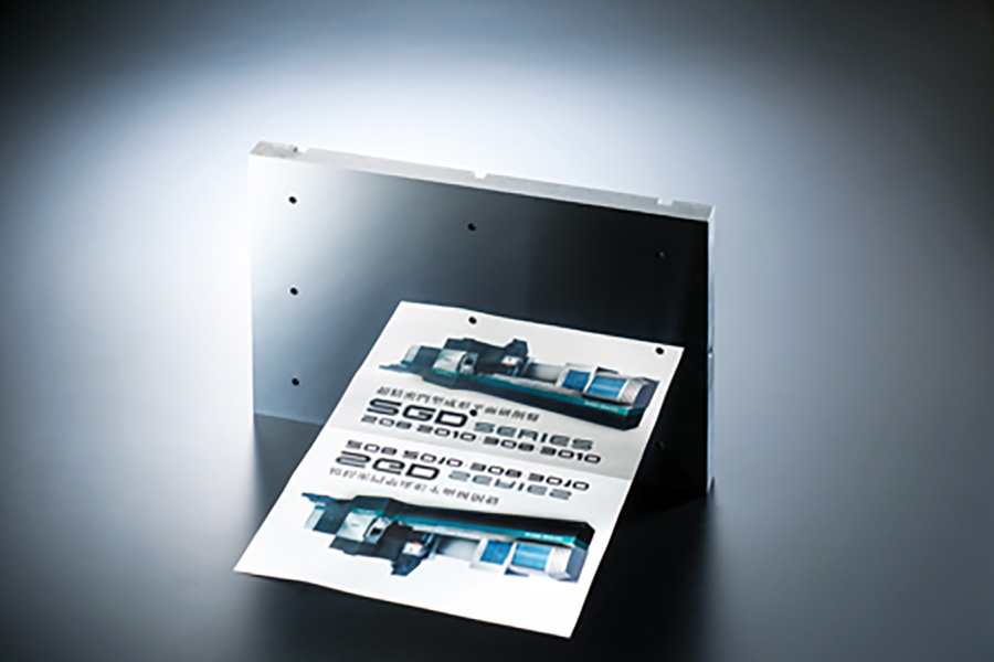 門型平面研削盤による超精密鏡面研削加工