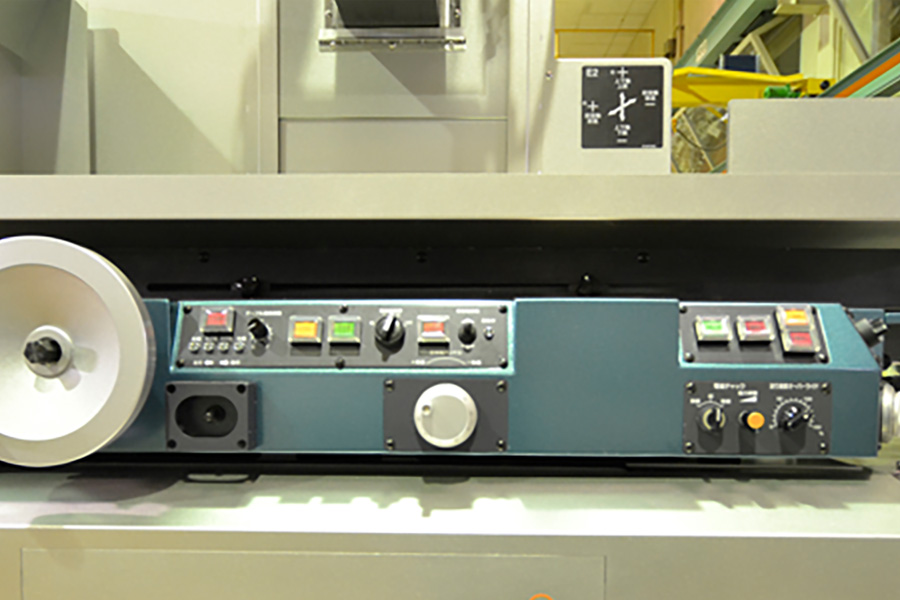 手パハンドル、スイッチ等をサドル前面に集約