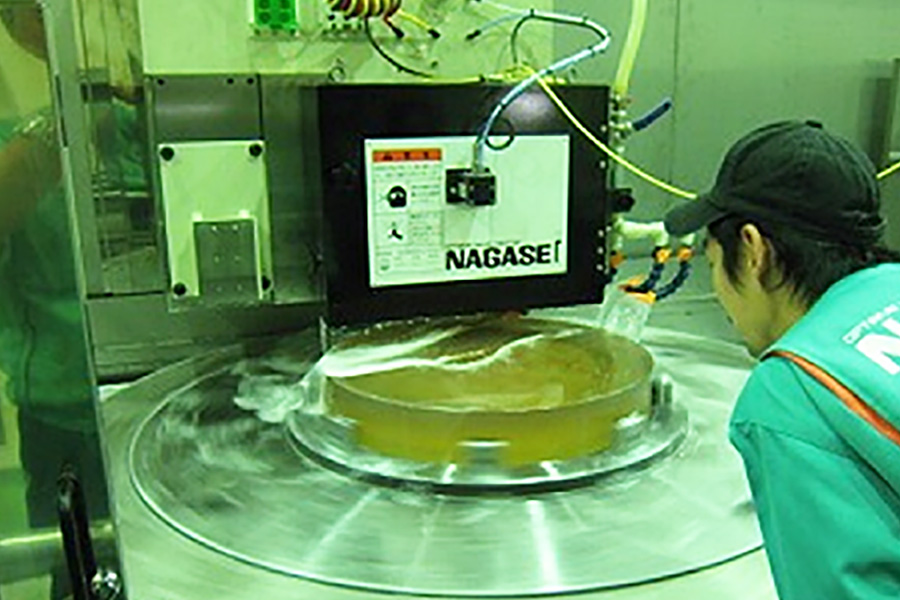 Grinding of ⌀600-Size Lens