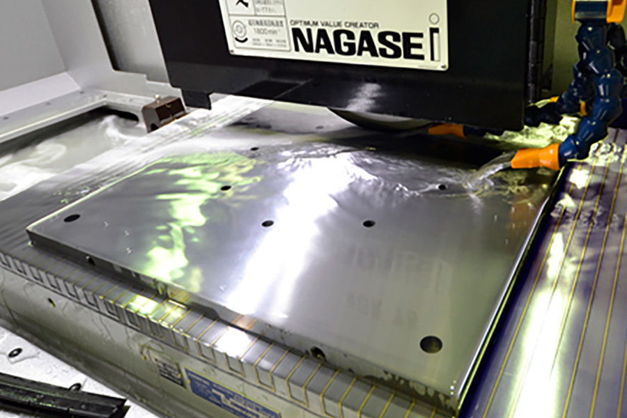 平面研削加工（SKD-11）