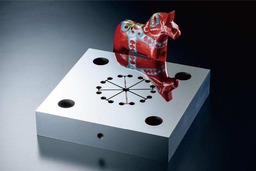 レンズ金型(SKD-11)の超精密鏡面研削加工