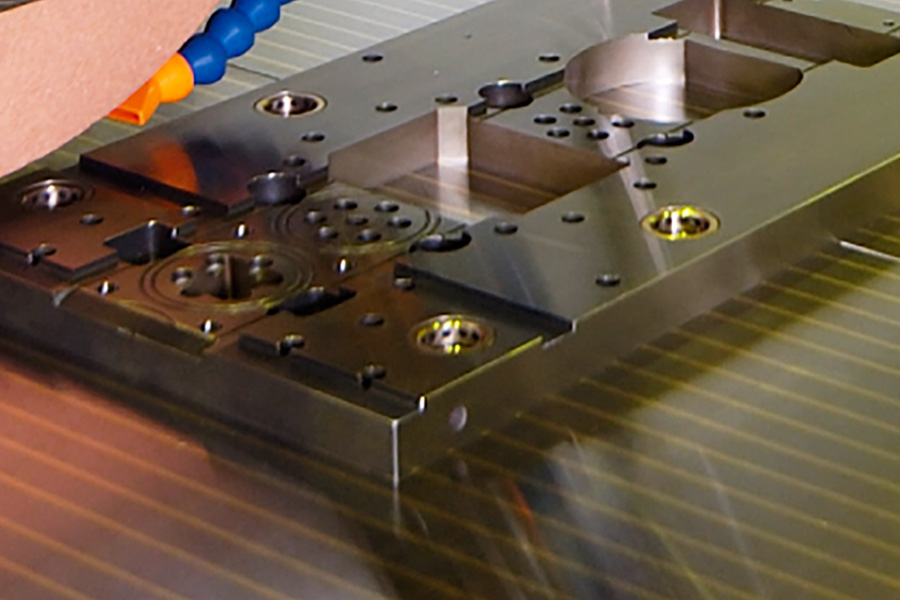 Flatness Grinding of Middle～Large Die Plate（S45C）