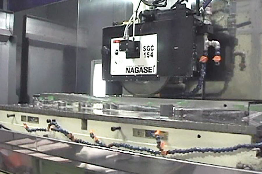Ultra Precision Mirror Surface Grinding of T-Die